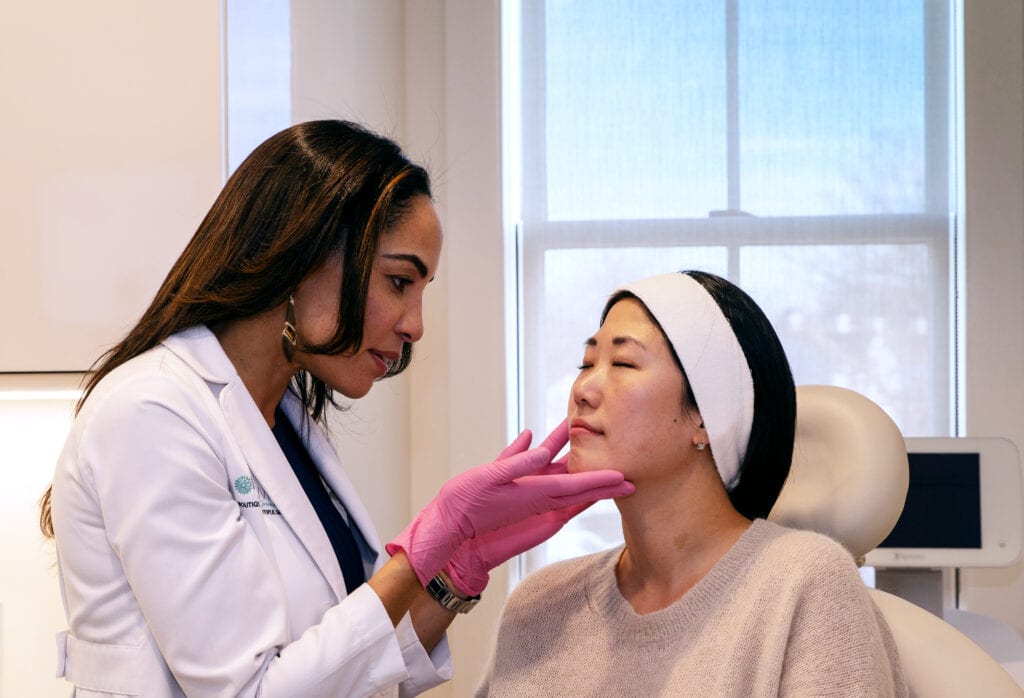 DrN Examines Patient Close Up 1024x698 1